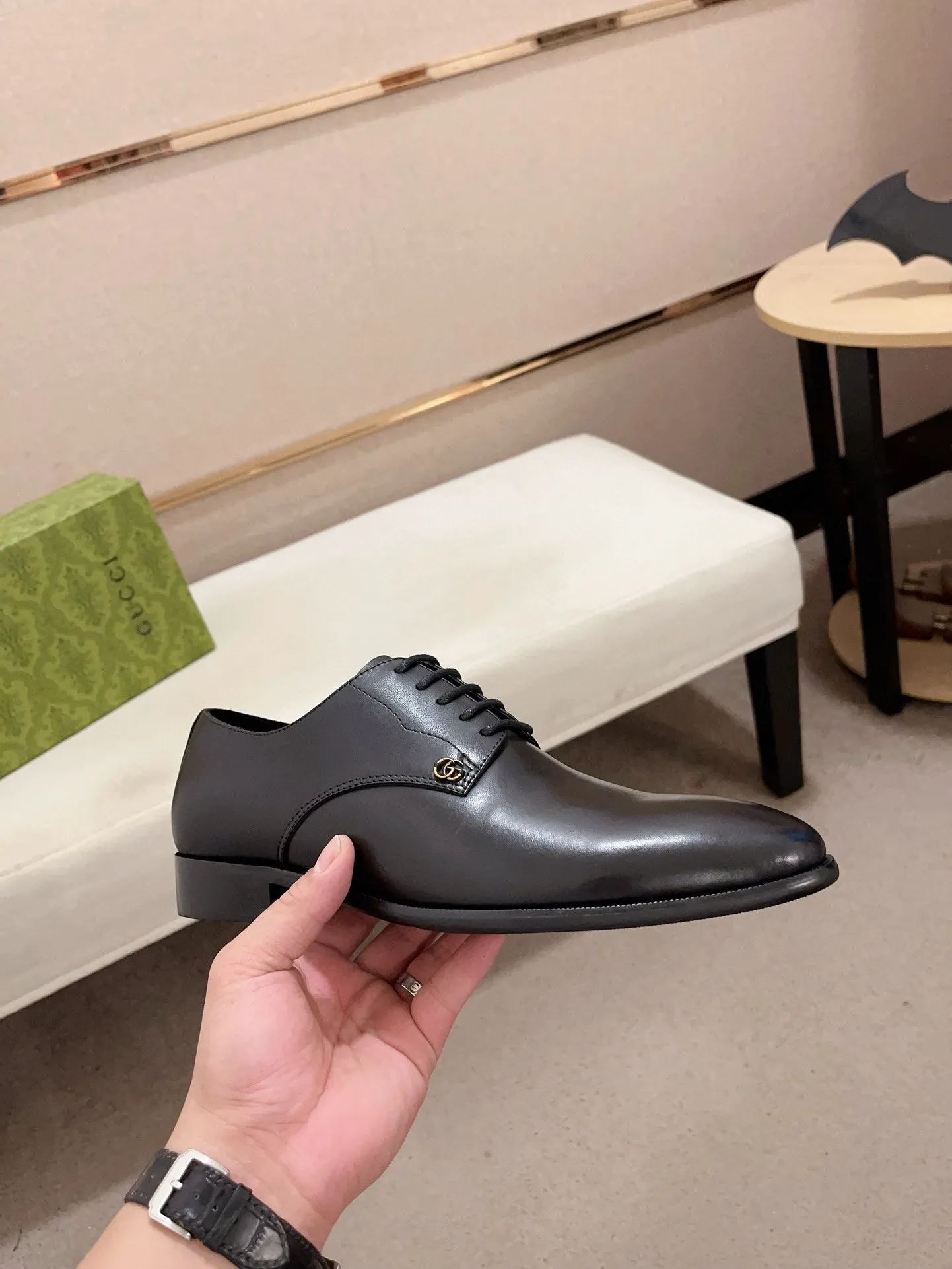 Men's shoes 💰: 520💰 (GUCCI) new series ss hot new products 💢 💠 Casual leather shoes 👞, first layer of cowhide, upper hardware buckles and logo on the sides of the shoe, brand logo on the insole and sole 💠 💎Upper: 100% cowhide 💎Inner: cowhide/100% 💎Feet: cowhide/100% 💎Sole: rubber/100% 💎SIZE: 38 39 40 41 42 43 44 Can be customized 45